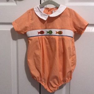 Precious boys smocked bubble!! SMOCKED GIRAFFE 🦒